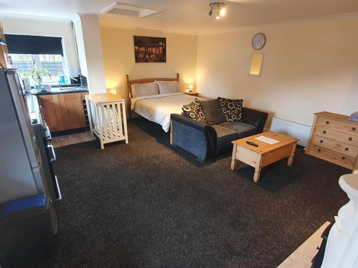 Sherwood Studio Annexe 1 Bedroom Entire Property 보스턴 외부 사진